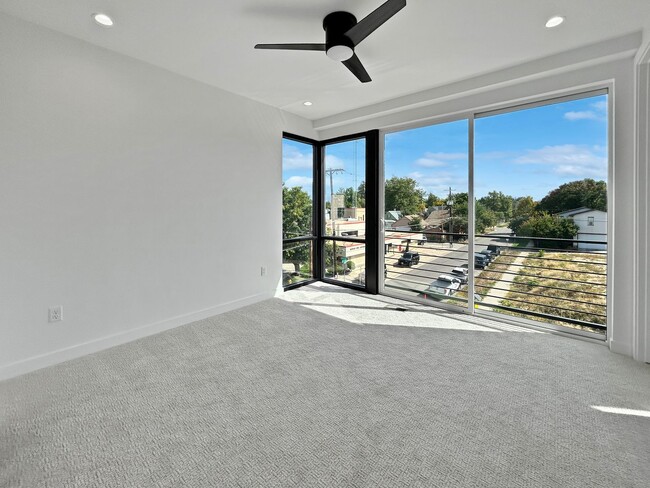 Building Photo - $0 DEPOSIT OPTION. BRAND NEW 4 BED 3 BATH HOME WITH ROOFTOP DECK IN BERKELEY