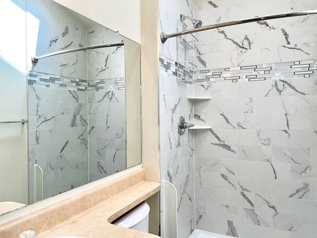 Building Photo - 3 Bedroom Home Right Off the Powers Corrid...