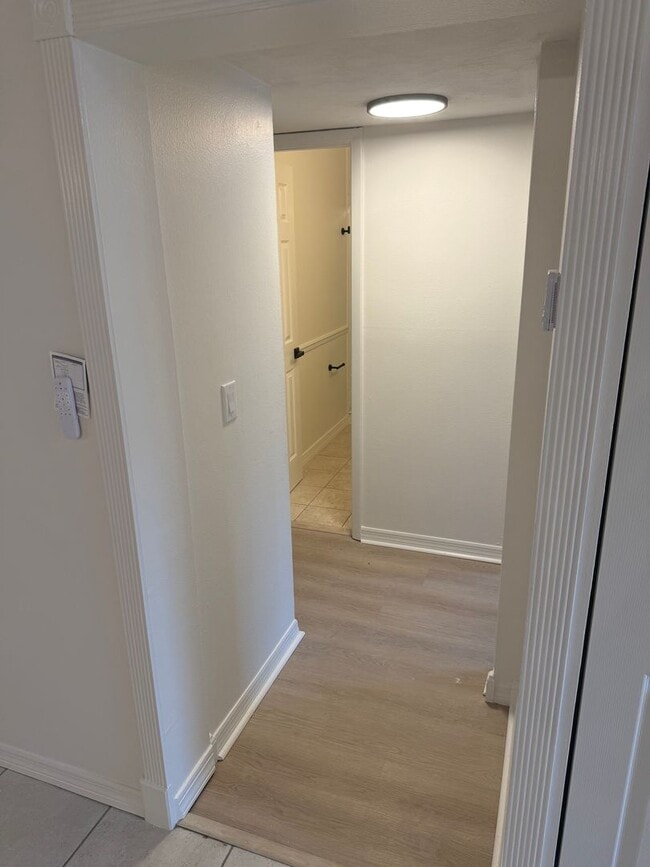 Building Photo - Beautiful Beachside Condo in the Heart of Ormond Beach  $1300