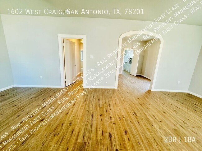 Building Photo - 1602 W Craig Pl