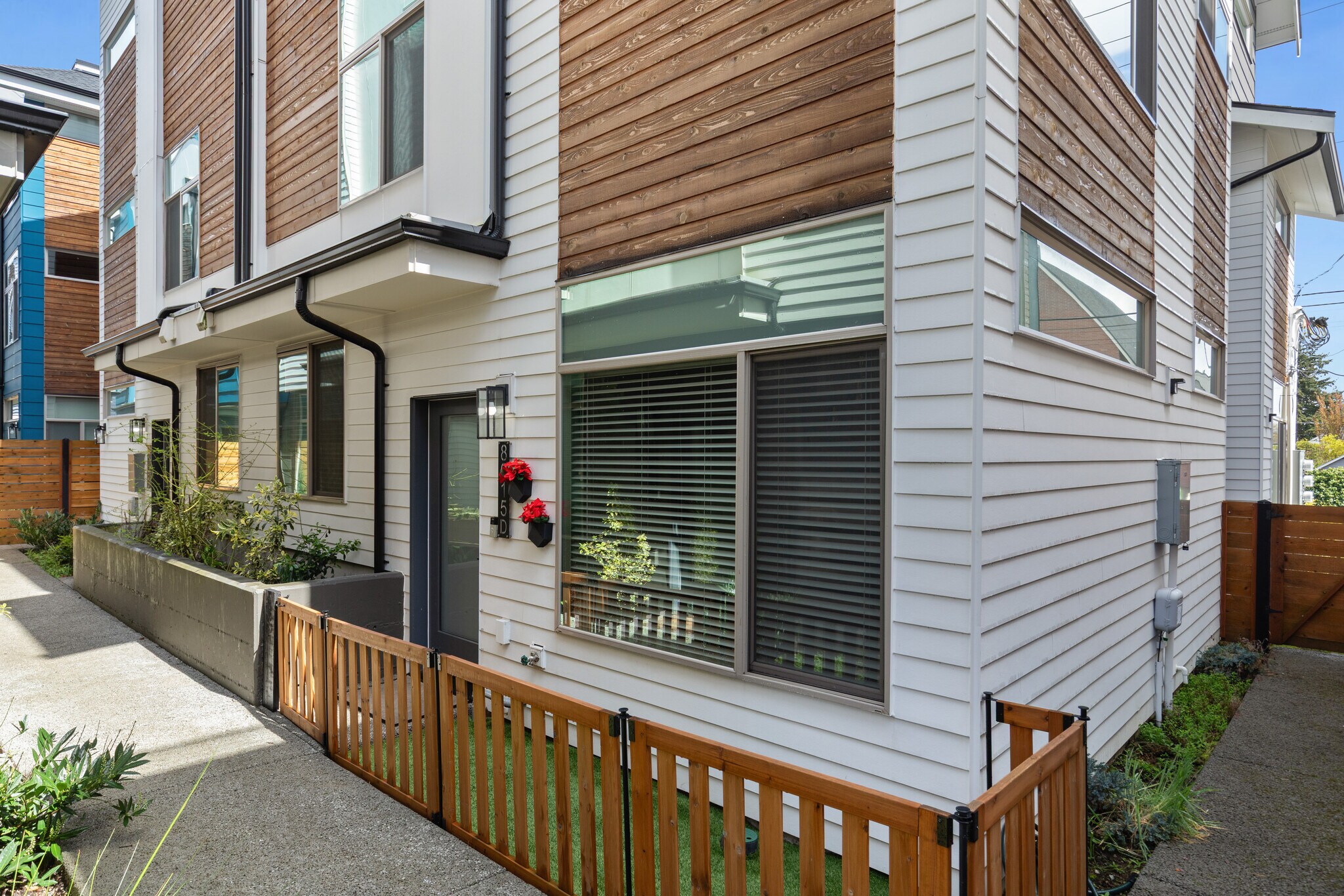 Building Photo - 8015 Mary Ave NW