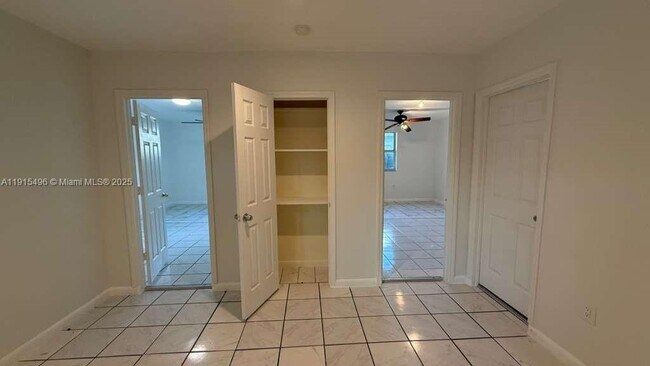 Building Photo - 870 NE 142nd St