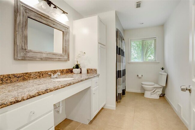 Building Photo - 10202 Raritan Dr