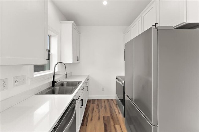 Building Photo - 379 Beaver St