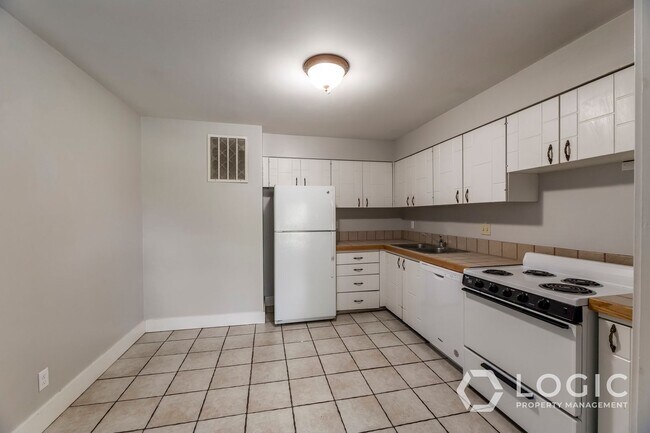 Building Photo - 240 E 400 N
