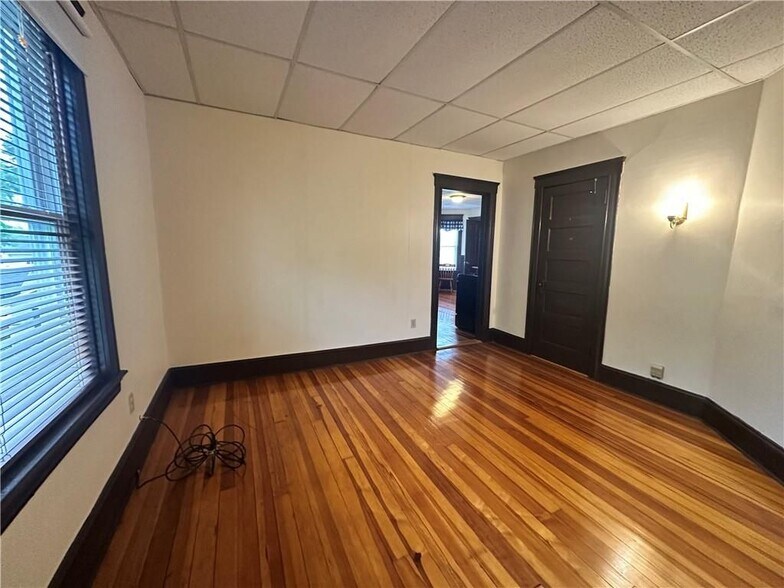 Building Photo - 14 Courtland St