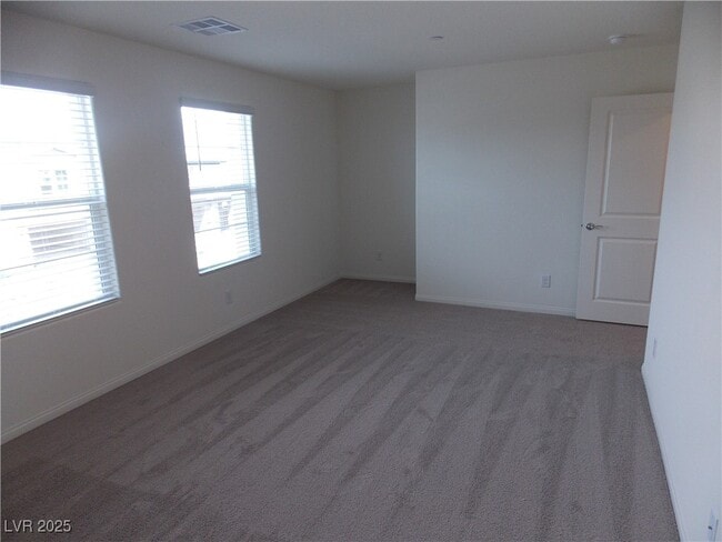 Building Photo - 565 Ruby Robin Ave