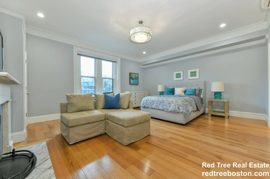 Building Photo - 214 Beacon St