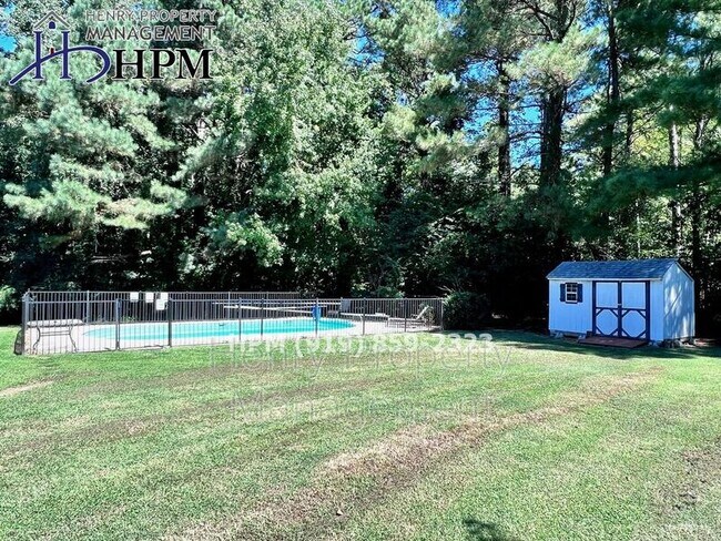 Building Photo - 4301 Ellinwood Dr
