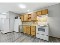 Building Photo - 226 3rd Ave S
