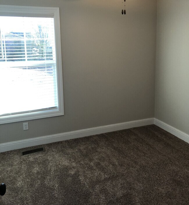 Building Photo - 2BD 2.5 Bathroom apartment available close to TTU