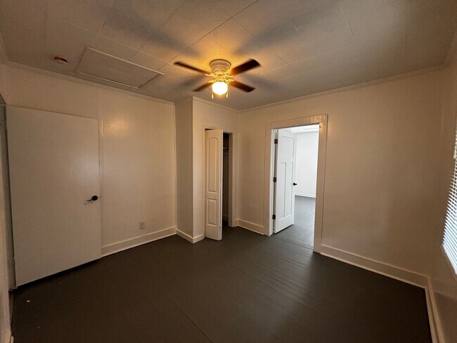 Building Photo - 114 Calvary Dr