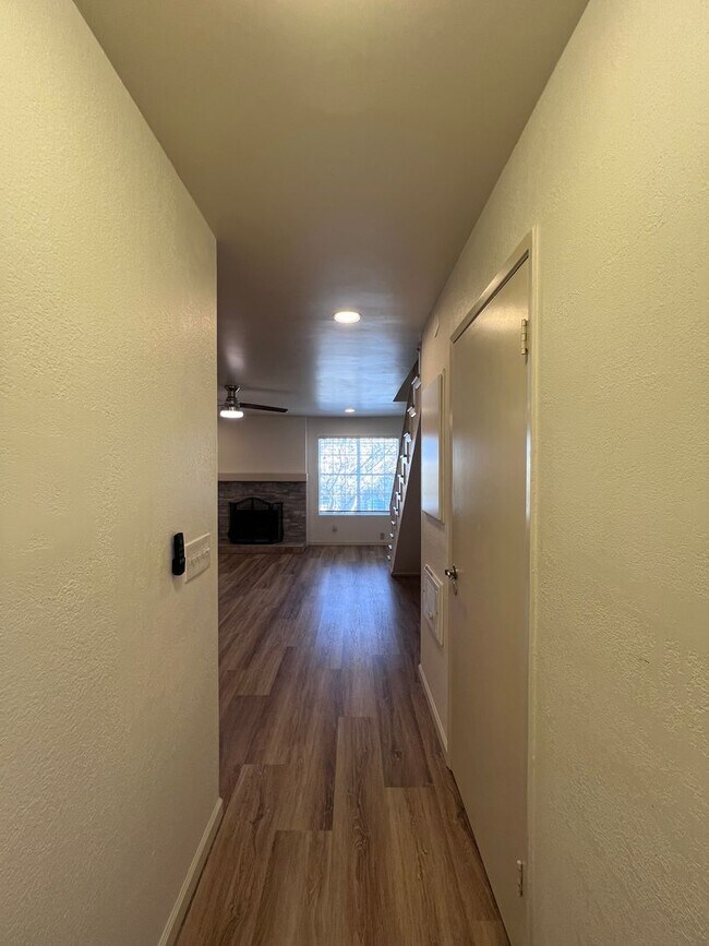 Building Photo - 4580 Ohio St