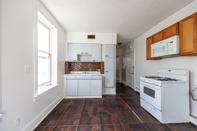Building Photo - 2652 W 23rd Pl