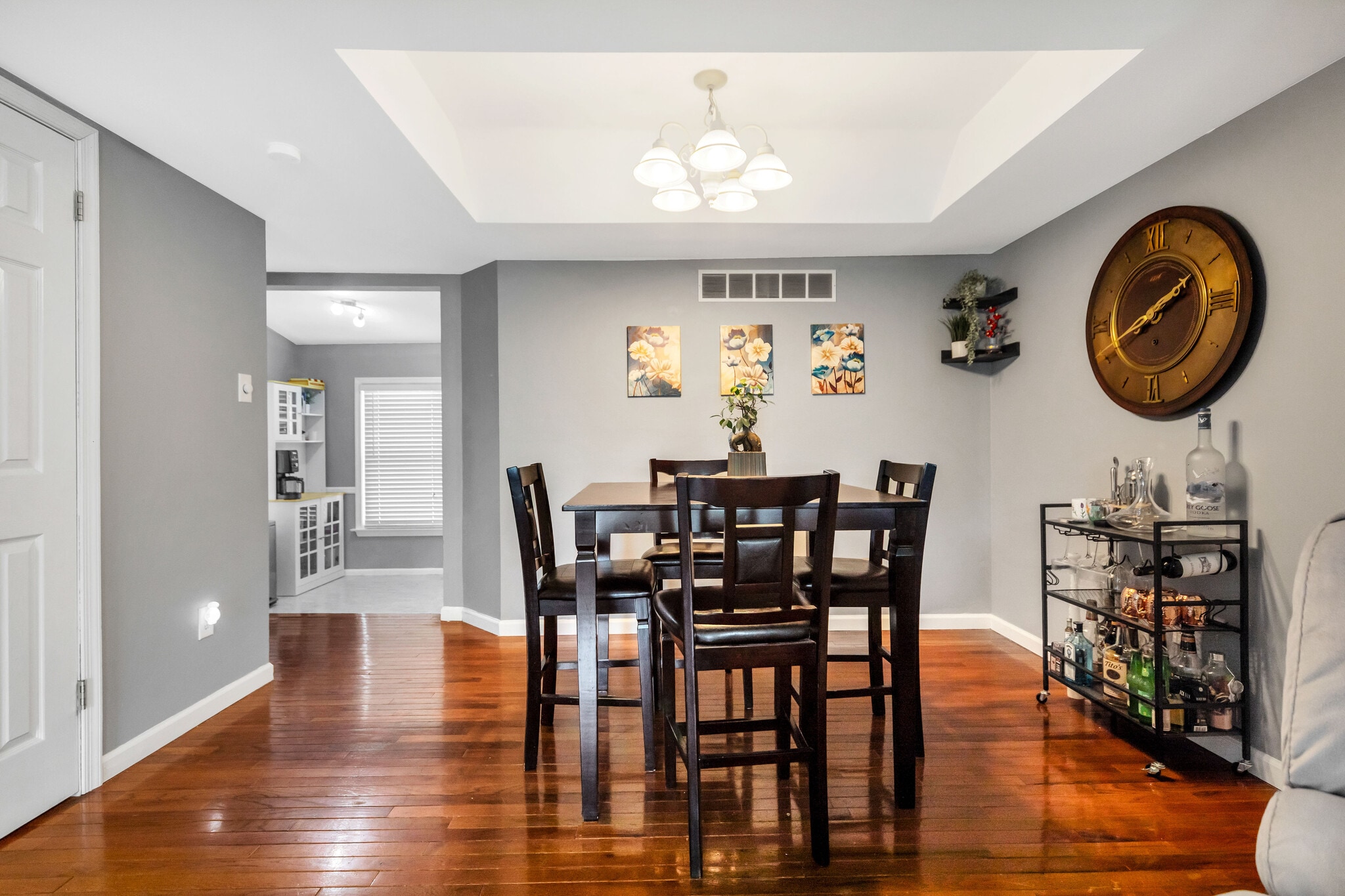 Dining - 37 Curry Ln