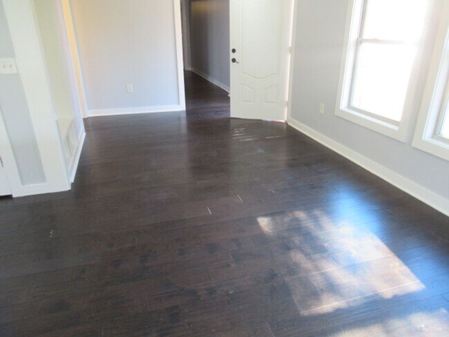 Building Photo - Burson Ave. 627C