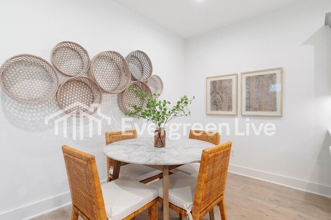 Building Photo - 129 Leggo Ave