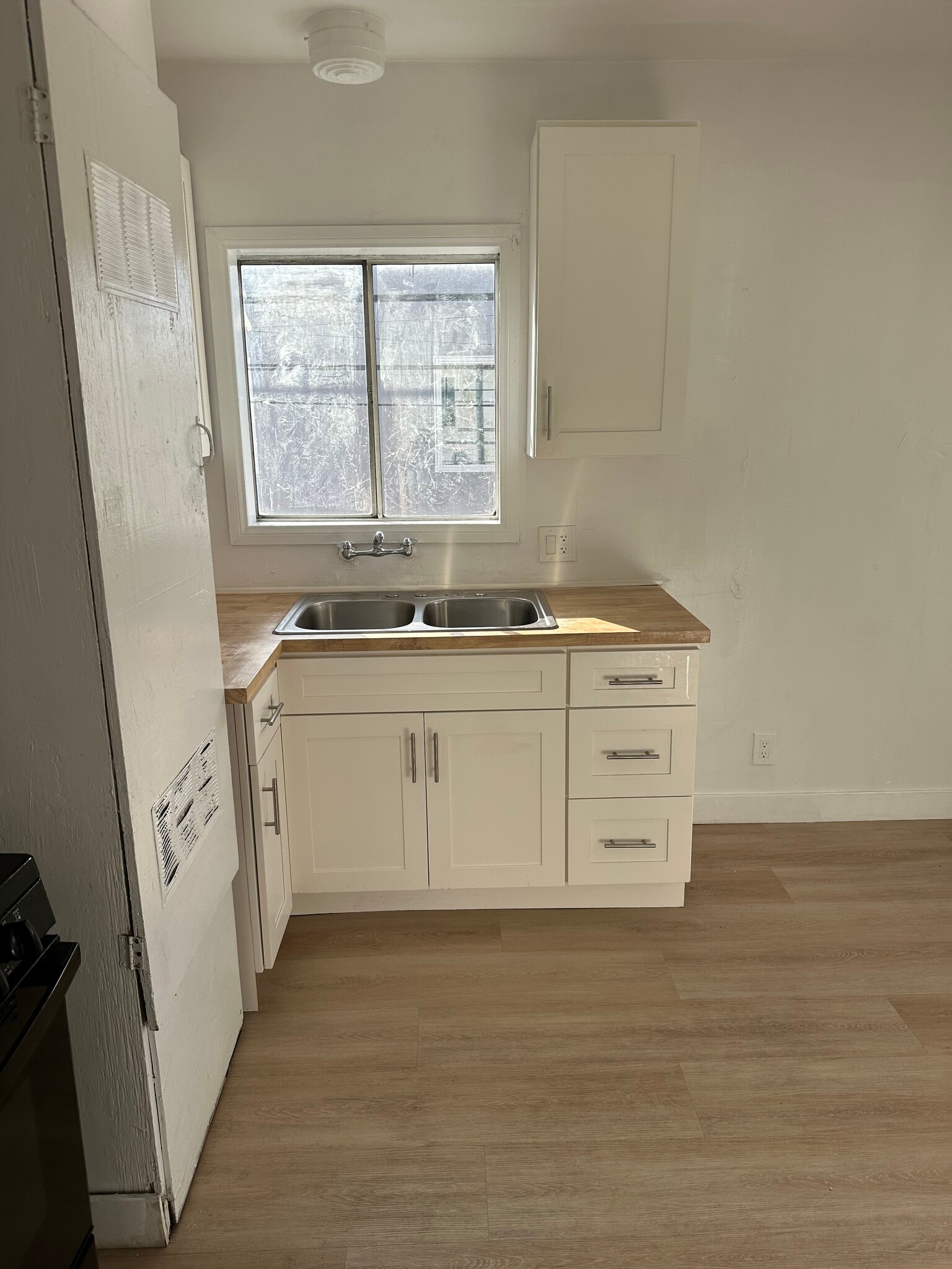 Kitchen - 2305 Hauser Blvd