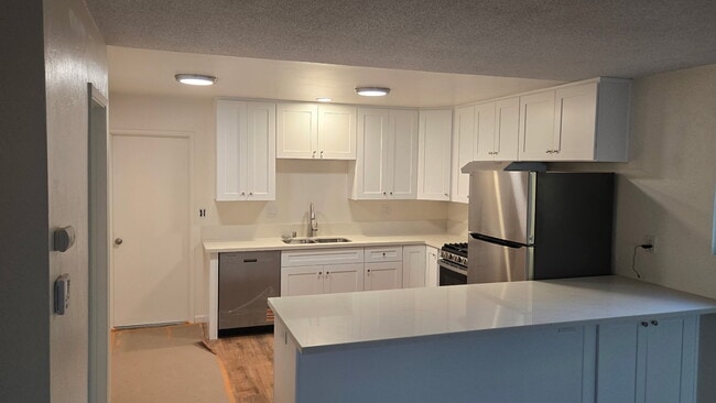 Building Photo - 8267 Roy St