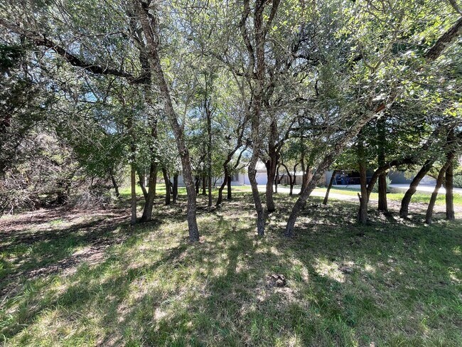 Building Photo - NEW ON MARKET