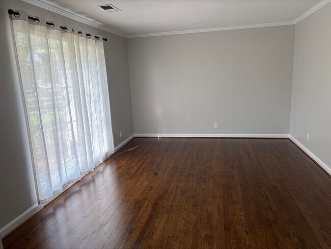 Building Photo - 3321 Ridgefield Dr