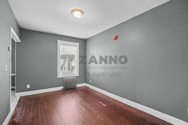 Building Photo - 72 Mowry St