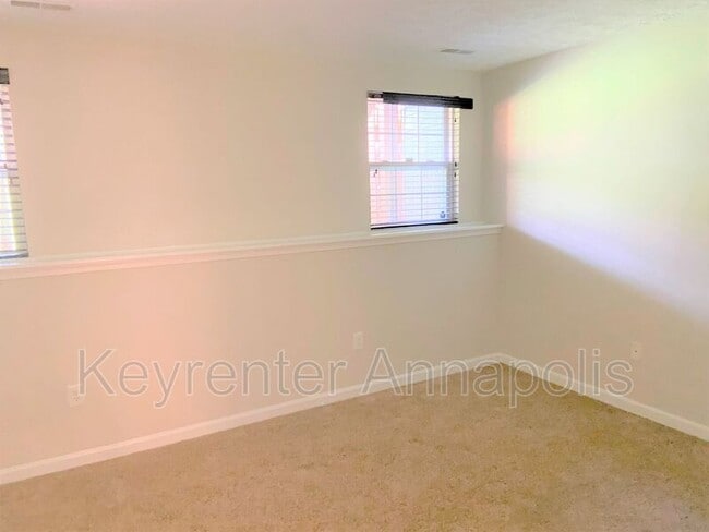 Building Photo - 8221 Water Lily Way