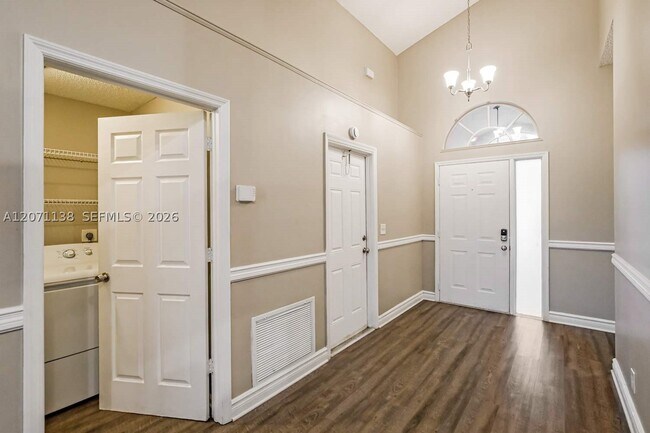 Building Photo - 6821 NW 28th Pl