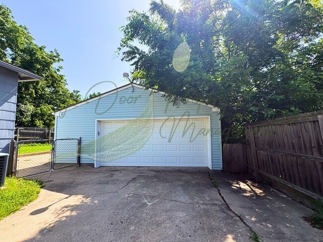 Building Photo - BEAUTIFUL HOME IN INDEPENDENCE!!