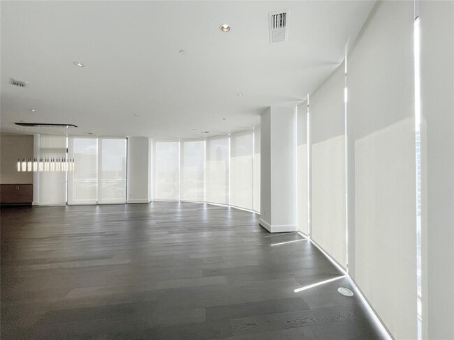 Building Photo - 1409 Post Oak Blvd