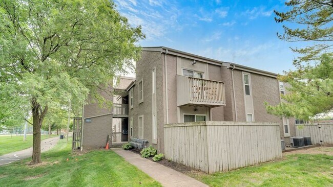 Building Photo - 935 Quay Ave