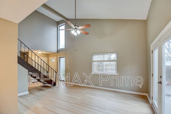 Building Photo - 700 Alder Cir