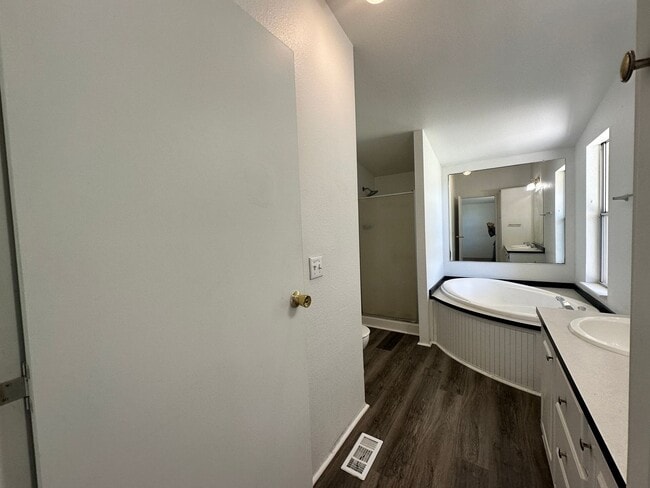Building Photo - 4655 NE Elliott Cir