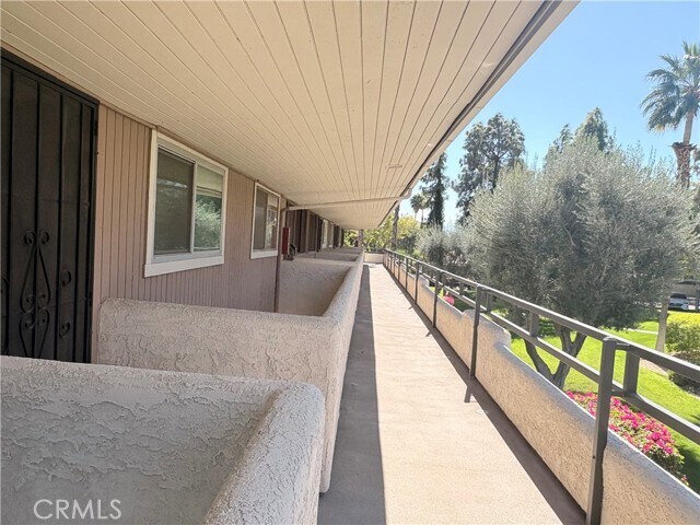 Building Photo - 510 N Villa Ct