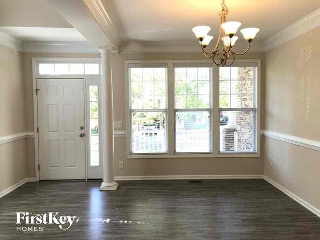 Building Photo - 1988 Sinclair Trce