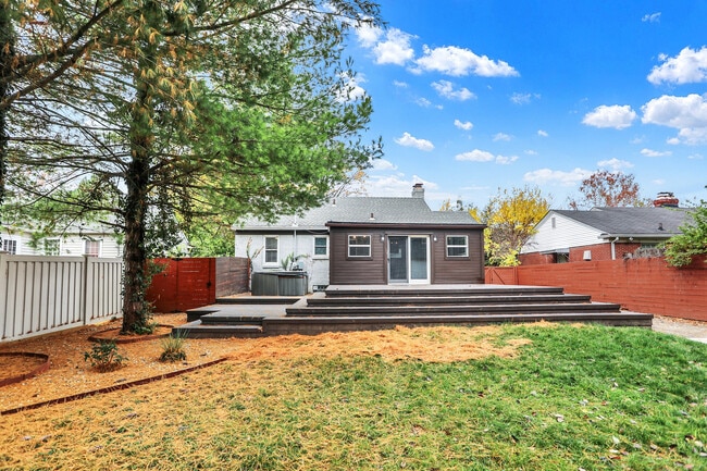 Building Photo - 233 W Westfield Blvd