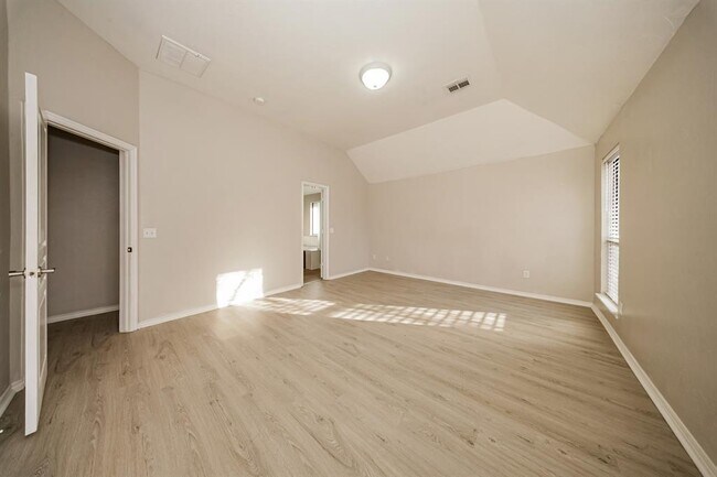 Building Photo - 16621 La Paloma Lane