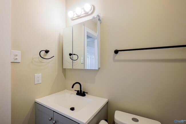 Building Photo - 3210 Stringfield Rd NW