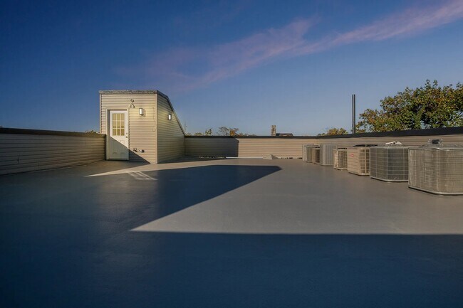 Building Photo - 809 Diamond St