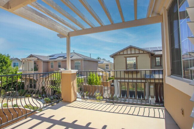 Building Photo - AVAILABLE NOW! GORGEOUS 3 BED / 2.5 BATH in Campanile in Cathedral City!