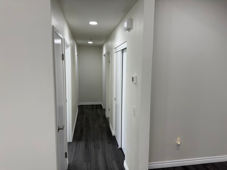 Building Photo - 7658 Cornel Ct