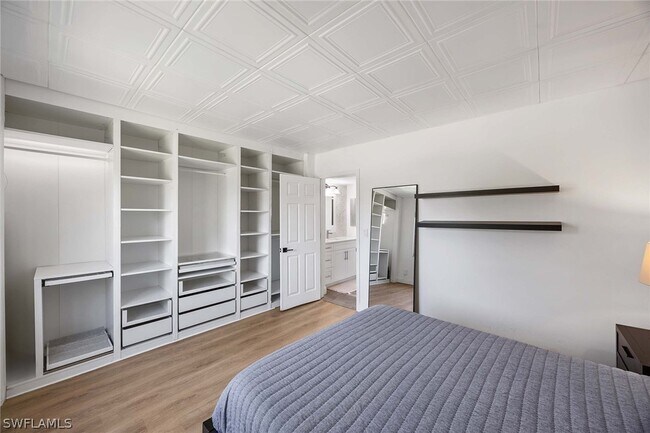 Building Photo - 3625 Boca Ciega Dr