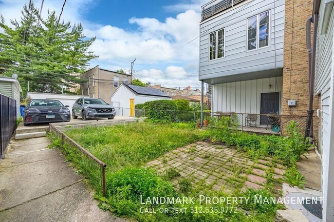 Building Photo - 1124 N Wolcott Ave