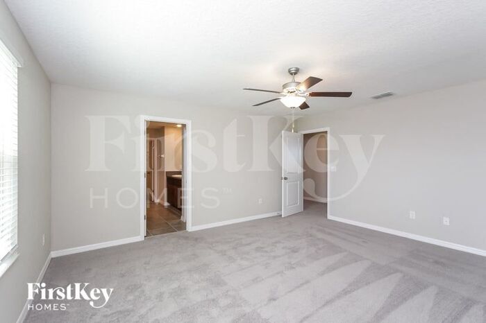 Building Photo - 6128 Tremeza Pl