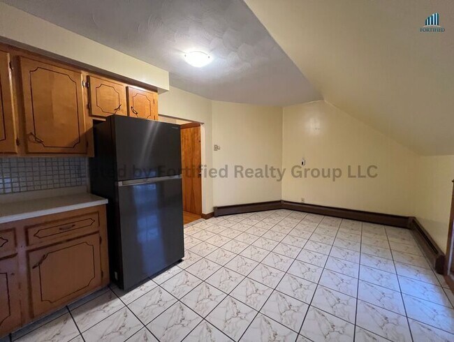 Building Photo - 455 Middle St