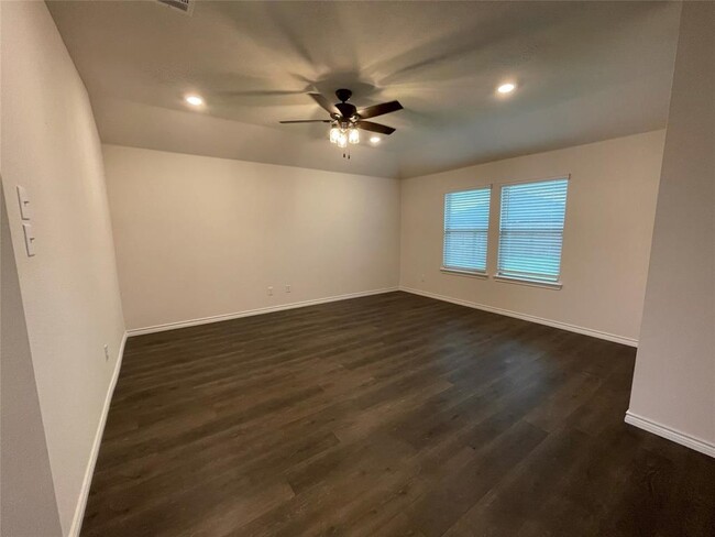 Building Photo - 705 Farmstead Wy