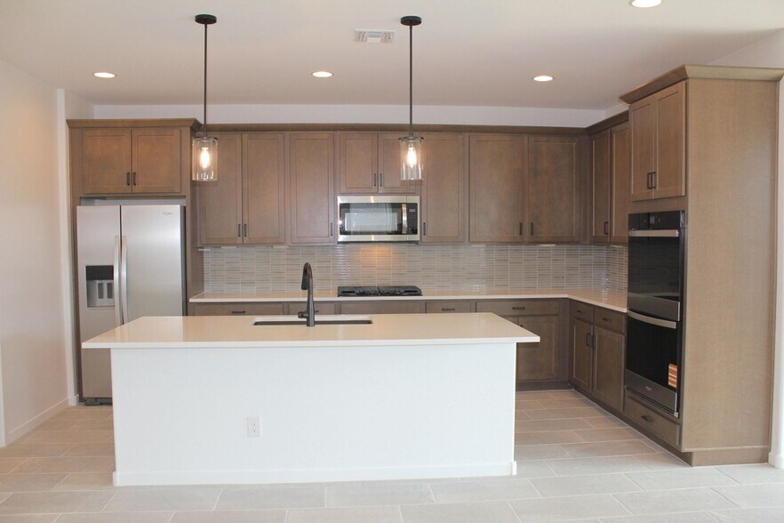 Building Photo - 12549 W Luxton Ln