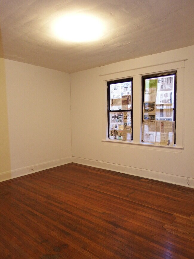 Building Photo - 2111 Park Ave