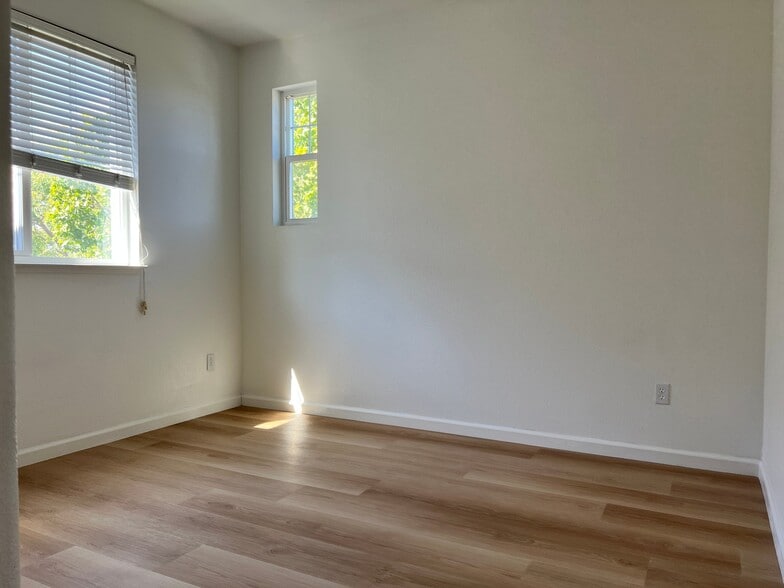 Building Photo - 357 Destino Cir