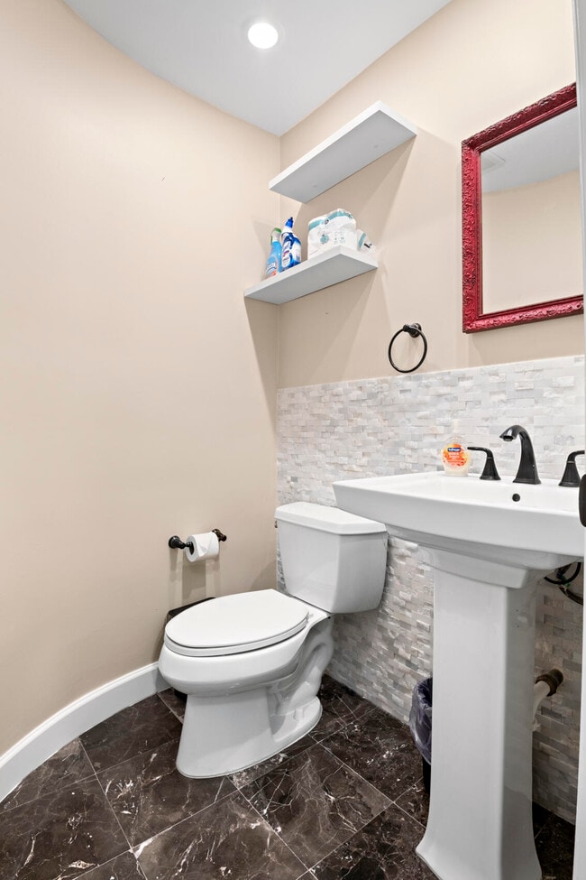 Building Photo - 2270 NE 68th St